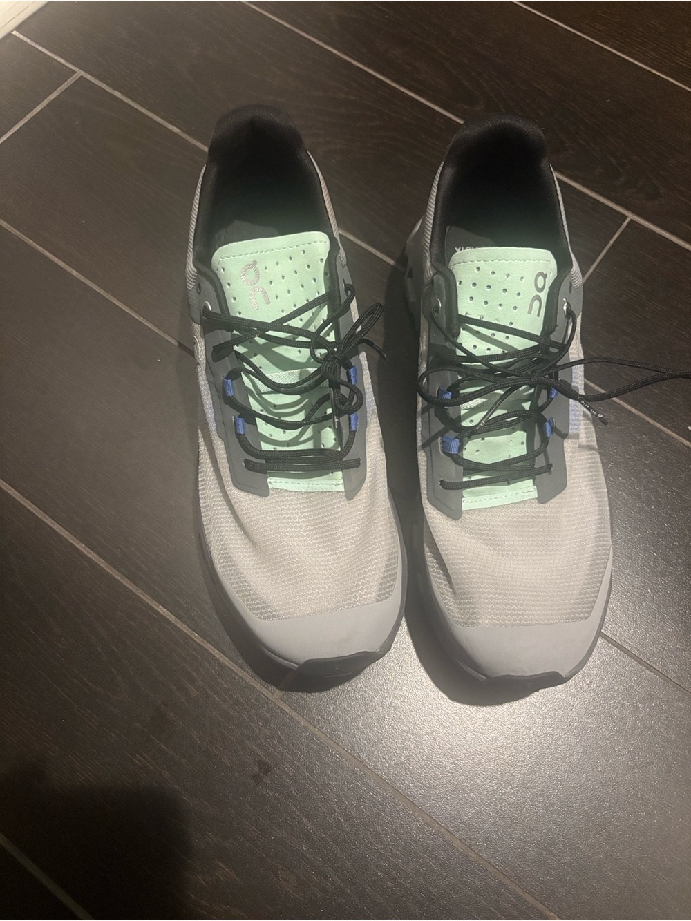 On Cloud Men's Lightweight Gray Sneakers with Mint Tongue